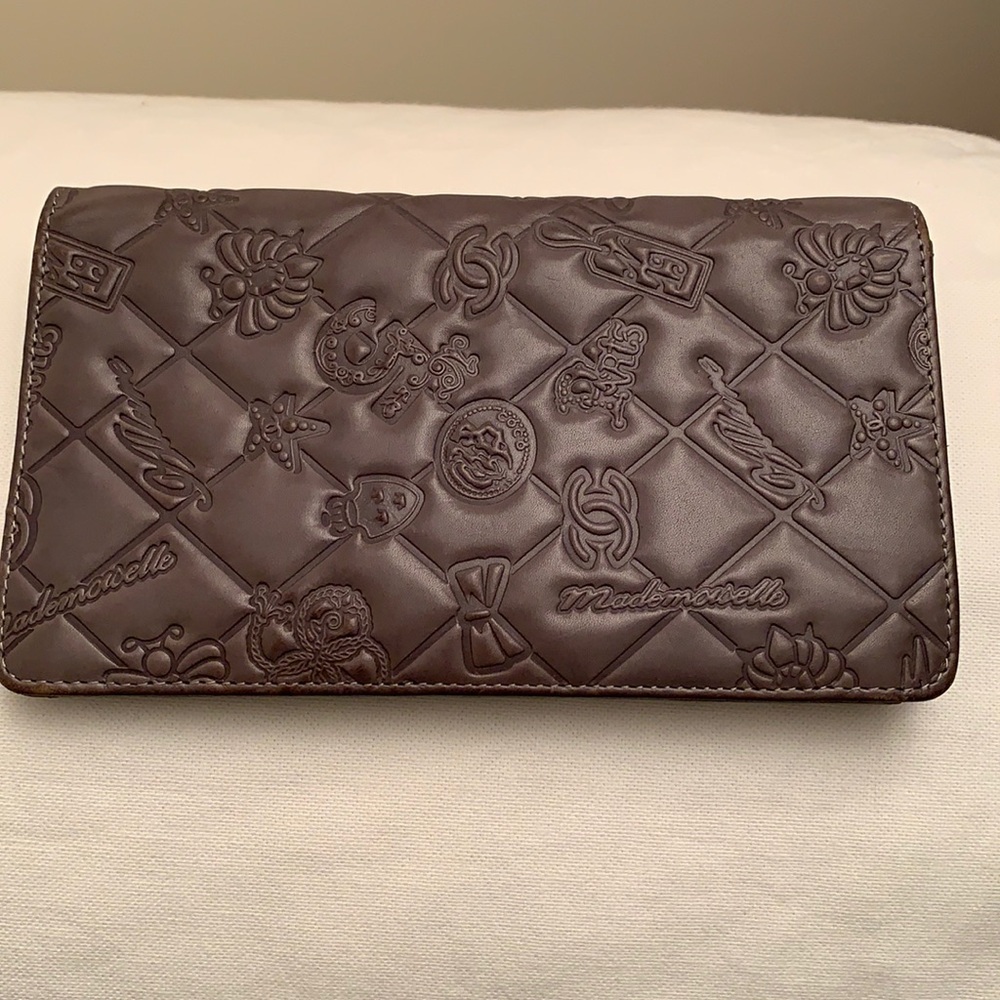 💯Authentic chanel lucky symbols L-yen long wallet grey🩶